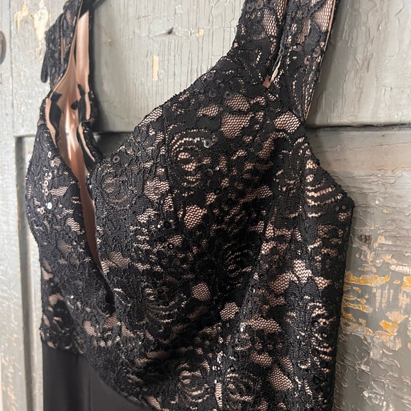 Formal dress- X by Xcape formal dress - Picture 3 of 8